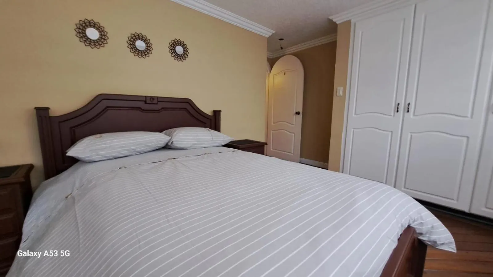 Homestay Habitacion Privada En Casa Quito